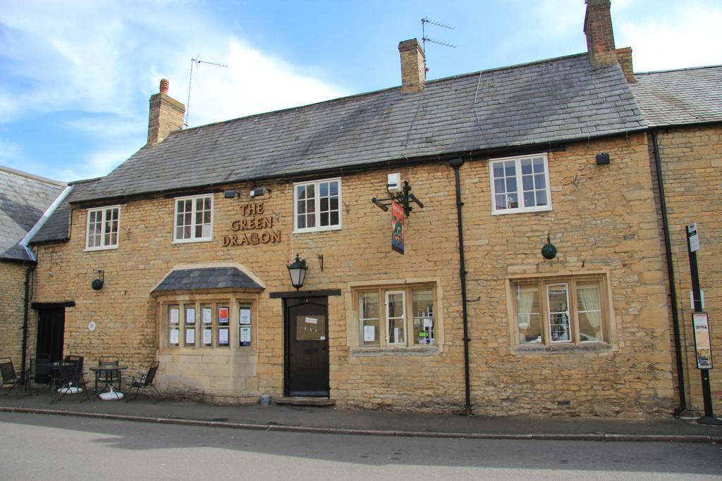 Green Dragon Brigstock Bagian luar foto